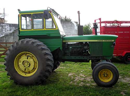 tractor-john-deere-4420.jpg