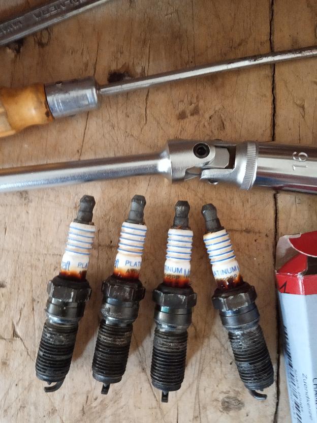 bujías de un Escort de 1993 con 60000 km