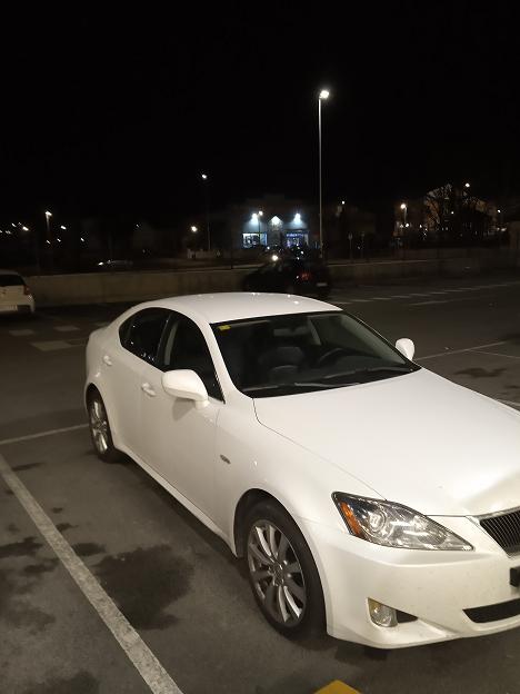 lexusis.jpg