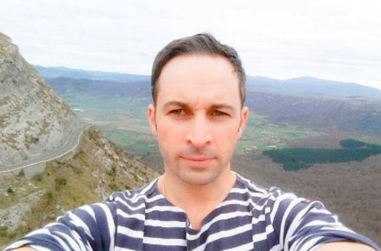ABASCAL-SIN-BARBA-MOD.jpg
