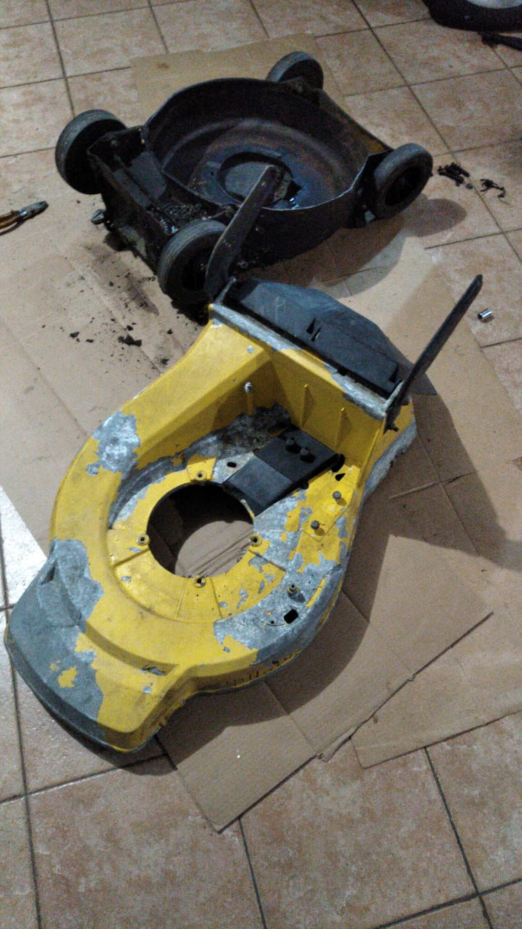 chasis de aluminio en amarillo y en negro el viejo